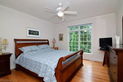8205 Knolls Way, Chagrin Falls, OH 44023 - Photo 15