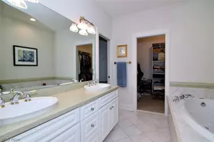 8205 Knolls Way, Chagrin Falls, OH 44023 - Photo 17