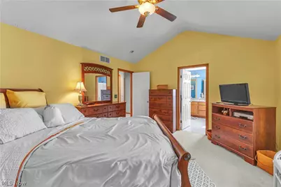 1127 Fireside Trail, Grandview Heights, OH 44147 - Photo 25