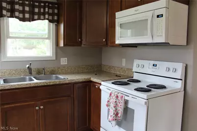224 Pennsylvania Avenue, Louisville, OH 44641 - Photo 9