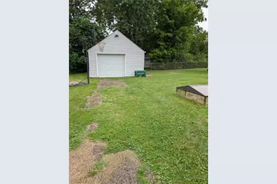 224 Pennsylvania Avenue, Louisville, OH 44641 - Photo 3