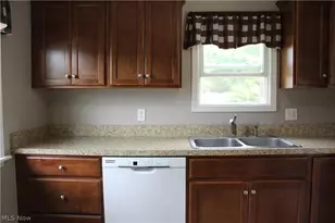 224 Pennsylvania Ave, Louisville, OH 44641 - Photo 7