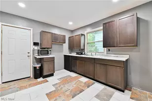 49 Penfield Ave, Akron, OH 44310 - Photo 9