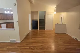 8218 Comet Ct, Mentor, OH 44060 - Photo 7