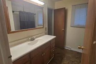 8218 Comet Ct, Mentor, OH 44060 - Photo 13