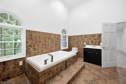 5683 Chestnut Ridge Road, Hubbard, OH 44425 - Photo 23