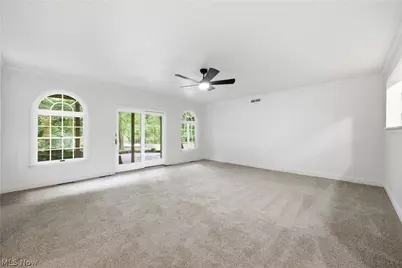 5683 Chestnut Ridge Road, Hubbard, OH 44425 - Photo 9