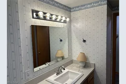 4384 Parkdale Avenue NW, Canton, OH 44718 - Photo 13