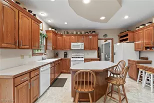 2650 Missenden St NW, North Canton, OH 44720 - Photo 7