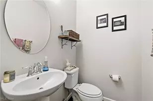 1388 Annette Ct, Oakwood, OH 44107 - Photo 15