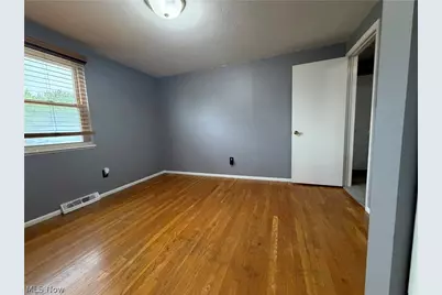 24881 Ridgeline Drive, Huber Heights, OH 44146 - Photo 11
