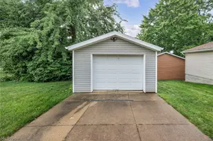 261 Fairmount Ave, Barberton, OH 44203 - Photo 25