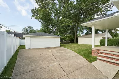 29581 Robert Street, Wickliffe, OH 44092 - Photo 25