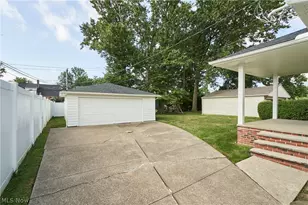 29581 Robert St, Wickliffe, OH 44092 - Photo 25