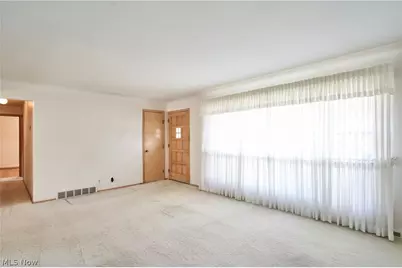29581 Robert Street, Wickliffe, OH 44092 - Photo 9