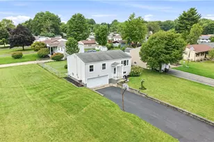378 Dehoff Dr, Youngstown, OH 44515 - Photo 3