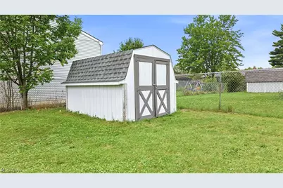 378 Dehoff Drive, Youngstown, OH 44515 - Photo 5