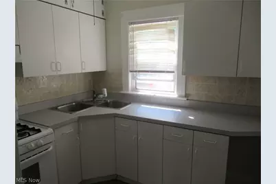 1518 Ridgewood Avenue #Upstairs, Oakwood, OH 44107 - Photo 13