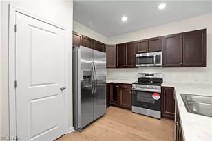 509 Eldemire Ln, Elyria, OH 44035 - Photo 9