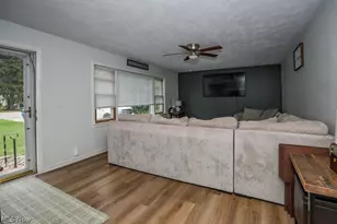 6781 Peck Rd, Ravenna, OH 44266 - Photo 11