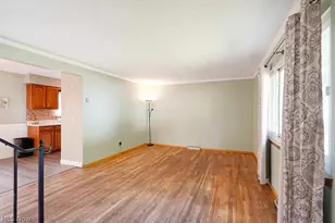 1295 Mohegan Trl, Willoughby, OH 44094 - Photo 7