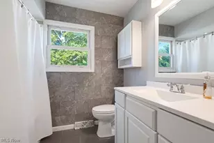 1295 Mohegan Trl, Willoughby, OH 44094 - Photo 19
