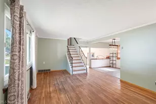 1295 Mohegan Trl, Willoughby, OH 44094 - Photo 9