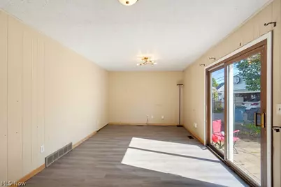 1295 Mohegan Trail, Willoughby, OH 44094 - Photo 15