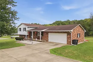 10811 Buehler Rd NE, Bolivar, OH 44612 - Photo 3
