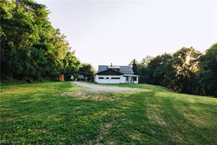 1965 Hall Dr, Coshocton, OH 43812 - Photo 13