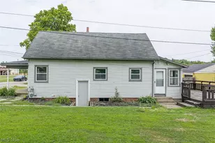 6597 Superior Rd SE, Uhrichsville, OH 44683 - Photo 3
