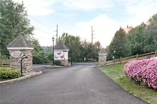 1119 Queen Anne Dr NW, Massillon, OH 44647 - Photo 3
