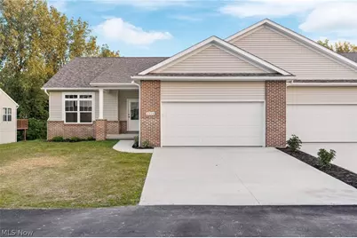 1115 Queen Anne Drive NW, Massillon, OH 44647 - Photo 1