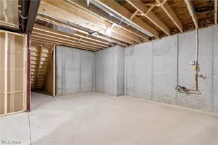 1115 Queen Anne Dr NW, Massillon, OH 44647 - Photo 39