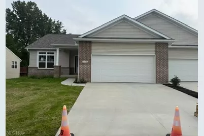 1115 Queen Anne Drive NW, Massillon, OH 44647 - Photo 1