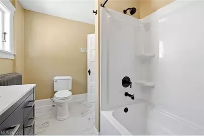 425 West Avenue, Elyria, OH 44035 - Photo 23