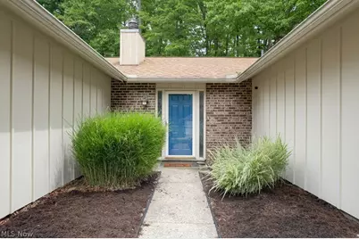 5901 Hawthorne Hollow, North Ridgeville, OH 44039 - Photo 3