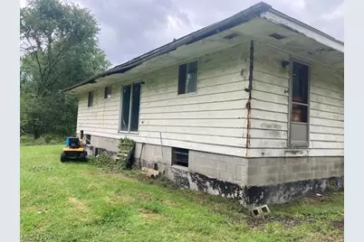 6885 Lincoln, Hubbard, OH 44425 - Photo 3