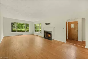 2381 Chatham Rd, Akron, OH 44313 - Photo 3