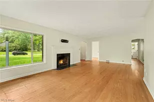 2381 Chatham Rd, Akron, OH 44313 - Photo 9