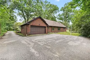 2381 Chatham Rd, Akron, OH 44313 - Photo 33