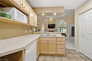 334 Windjammer Dr, Columbiana, OH 44408 - Photo 9