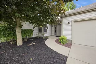 334 Windjammer Dr, Columbiana, OH 44408 - Photo 3