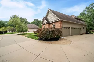 9240 Chamberlin Rd, Twinsburg, OH 44087 - Photo 3