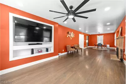 319 E Main Street, South Amherst, OH 44001 - Photo 7