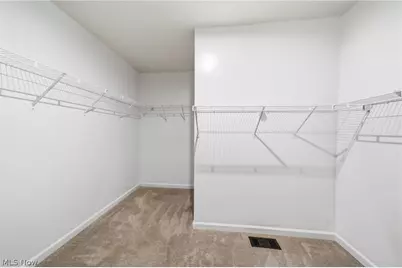 2664 Himelrigh Boulevard, Barberton, OH 44203 - Photo 15