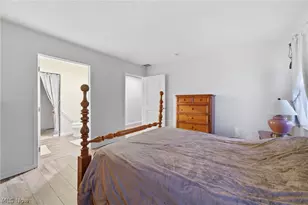 2664 Himelrigh Blvd, Barberton, OH 44203 - Photo 13