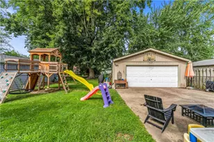 926 Warwick Dr, Sheffield Lake, OH 44054 - Photo 21