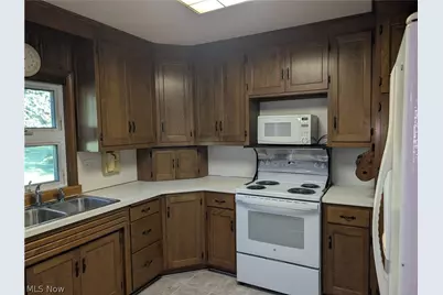 295 N Church Street, Dalton, OH 44618 - Photo 13