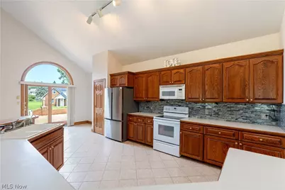3371 Sherbrook Drive, Uniontown, OH 44685 - Photo 11
